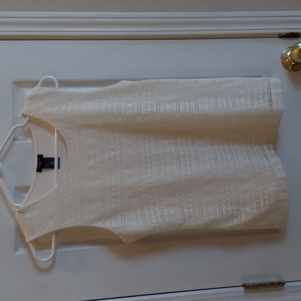 Ann Taylor Petite Textured Knit Sleeveless Top -Antique White PM EUC